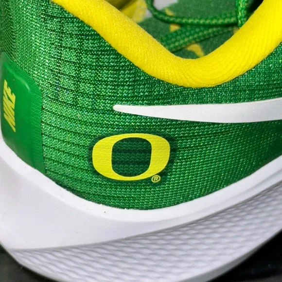 Nike Zoom Pegasus 39 Oregon Ducks Green Yellow DR1970-300 Men's Size 8.5 New